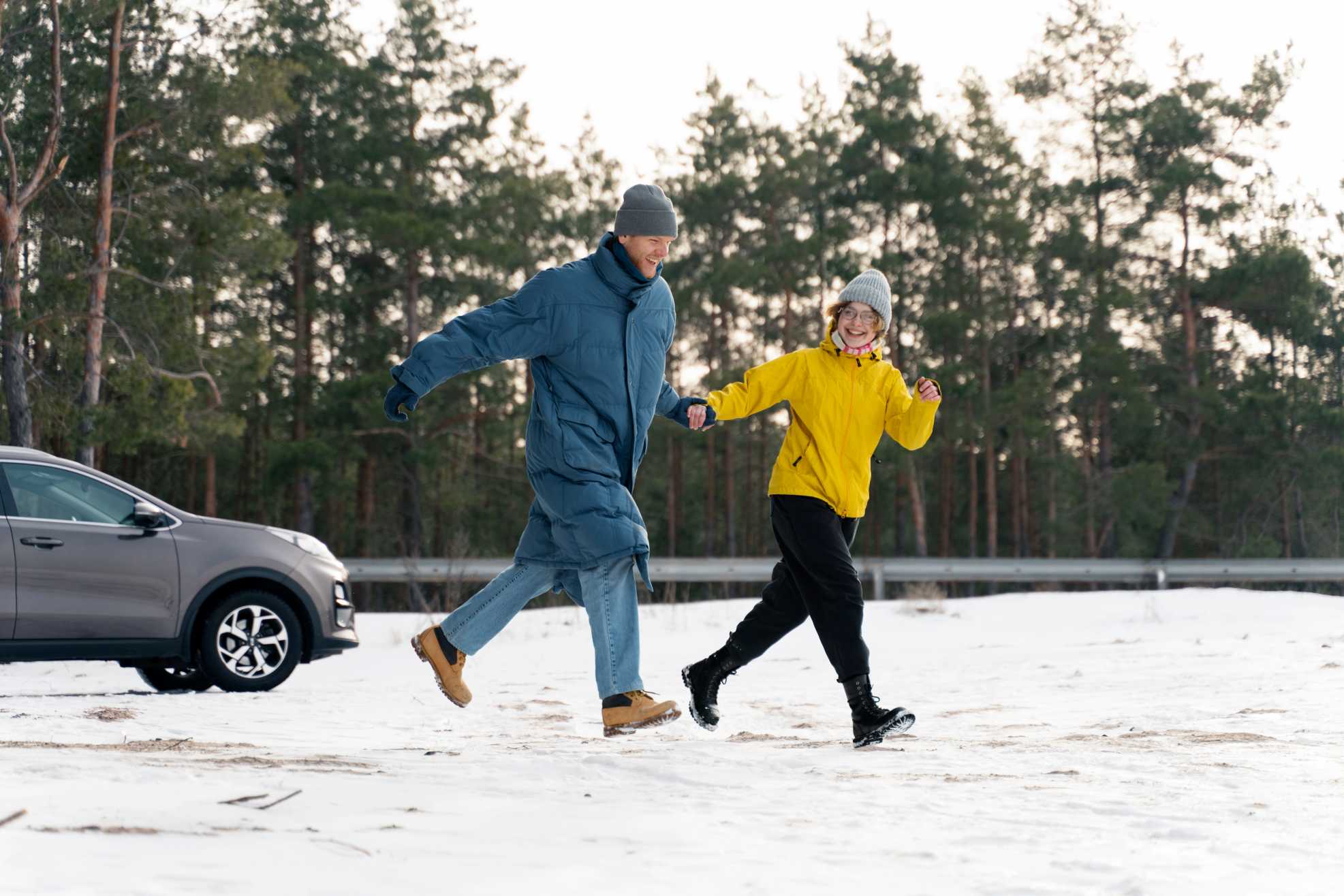 friends-enjoying-winter-trip.jpg