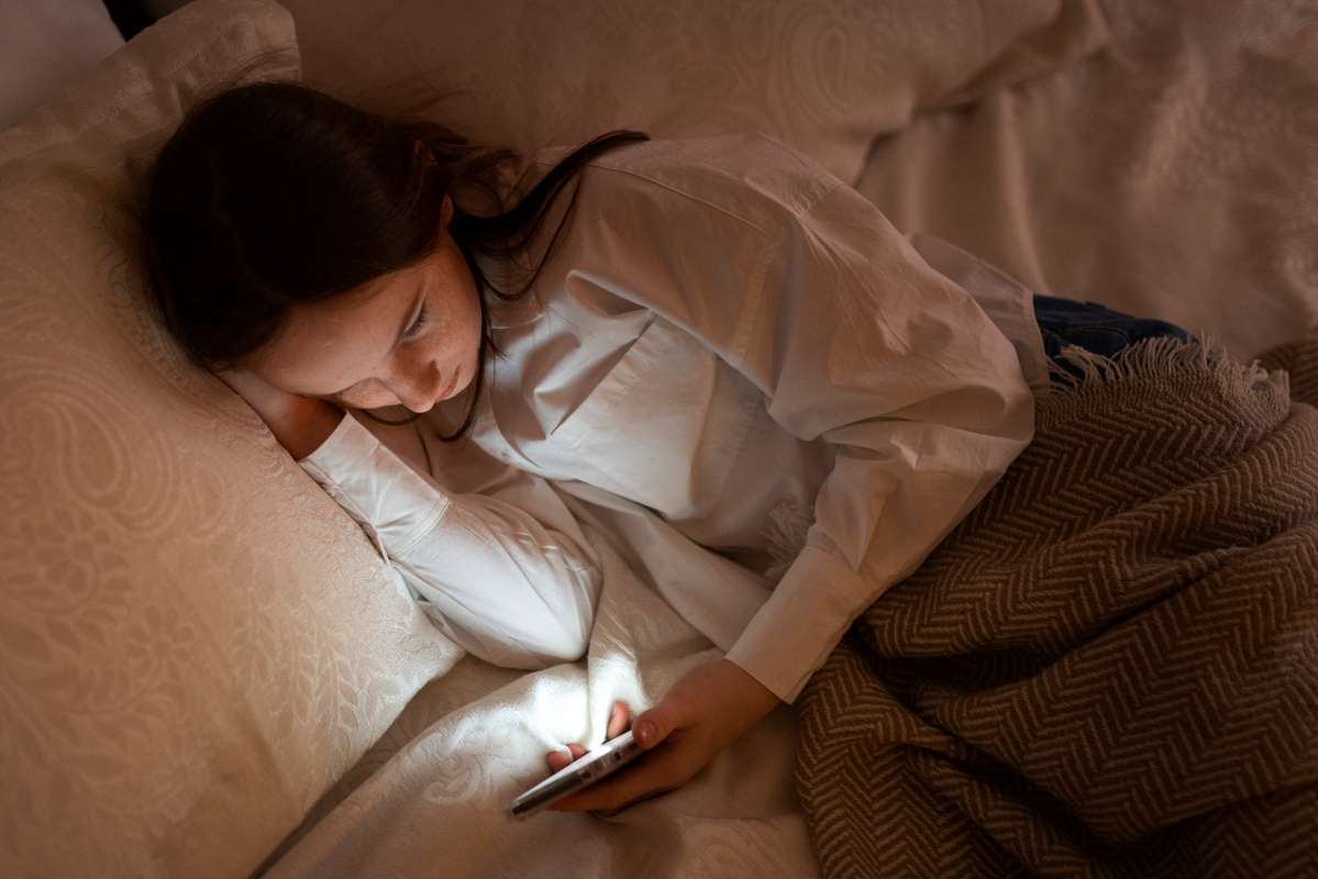 为何冬季容易出现情绪和睡眠障碍？应该怎么办？| 科普时间