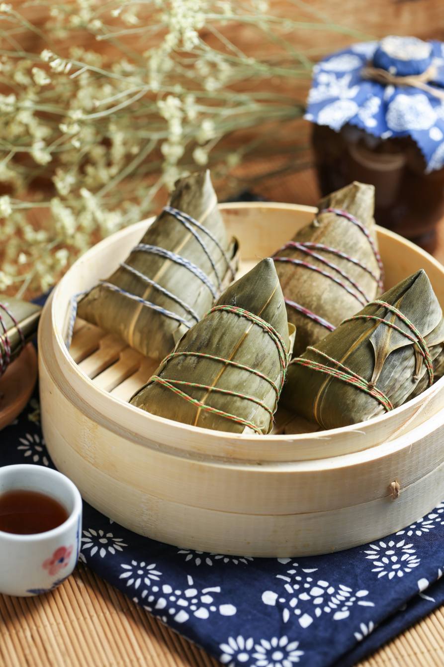 dragon-boat-festival-rice-dumplings-realgar-wine(1).jpg